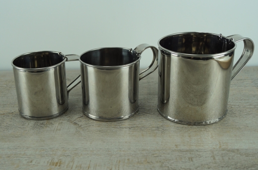 Tasse mittel, ca. 420 ml, stainless, ca. 9 x 8 cm, geltet